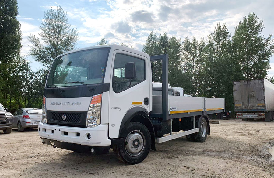 Бортовая платформа на шасси Ashok Leyland Partner LEX Euro5 7.2T