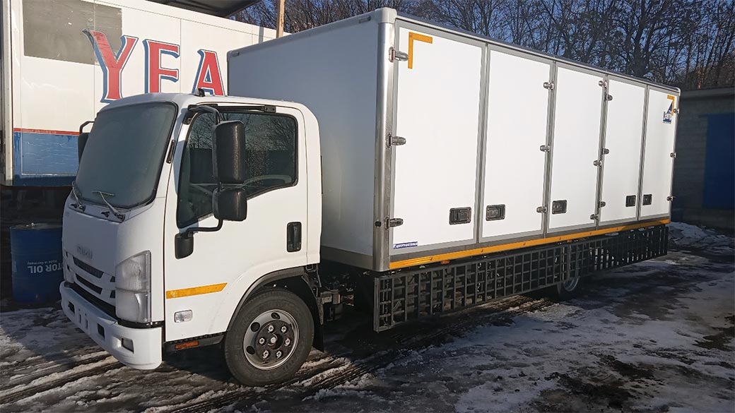 ISUZU NQR90LM с мультифургоном